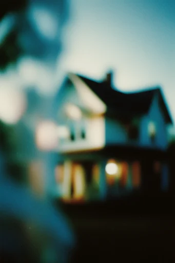 Ethereal Nocturnal Blur style reference image — dreamy bokeh glow