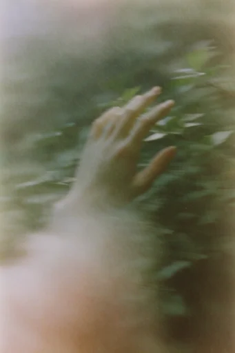 Kinetic Nostalgic Haze style reference image — analog film grain