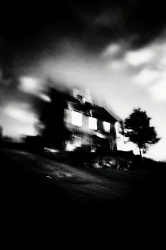 Kinetic Spectral Noir style AI image example 4
