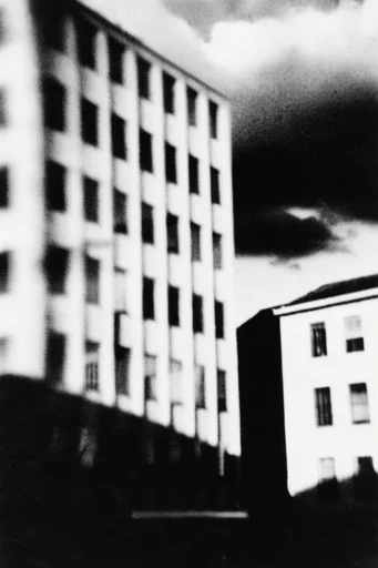 Cinematic Chiaroscuro Noir style reference image — chiaroscuro lighting