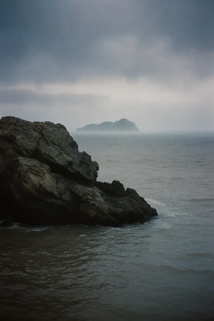 Atmospheric Analog Melancholy style AI image example 2