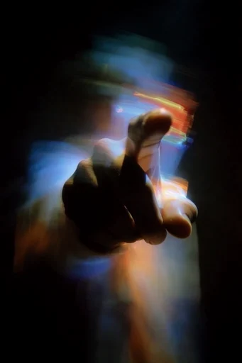 Spectral Kinetic Motion style reference image — chromatic aberration