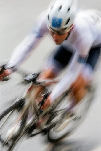 Dynamic Velocity Blur style reference image — motion blur