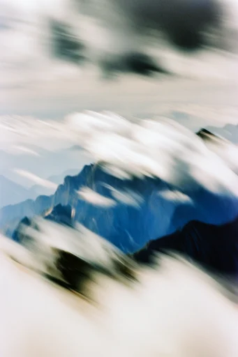 Kinetic Temporal Motion style reference image — long exposure