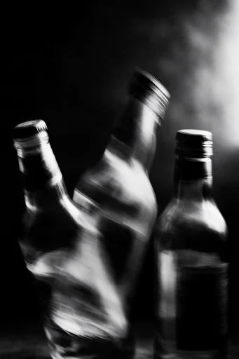 Kinetic Spectral Noir style reference image — chiaroscuro lighting