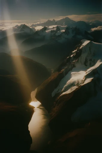 Cinematic Chiaroscuro Sunlight style reference image — cinematic chiaroscuro lighting