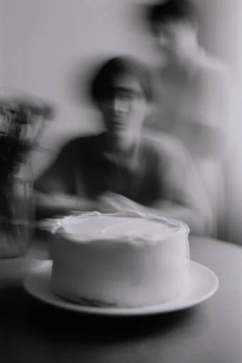Kinetic Spectral Monochrome style reference image — long exposure distortion