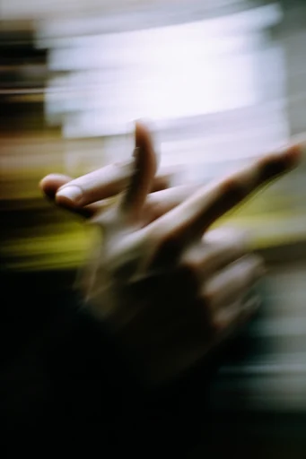 Kinetic Luminous Blur style reference image — kinetic motion blur